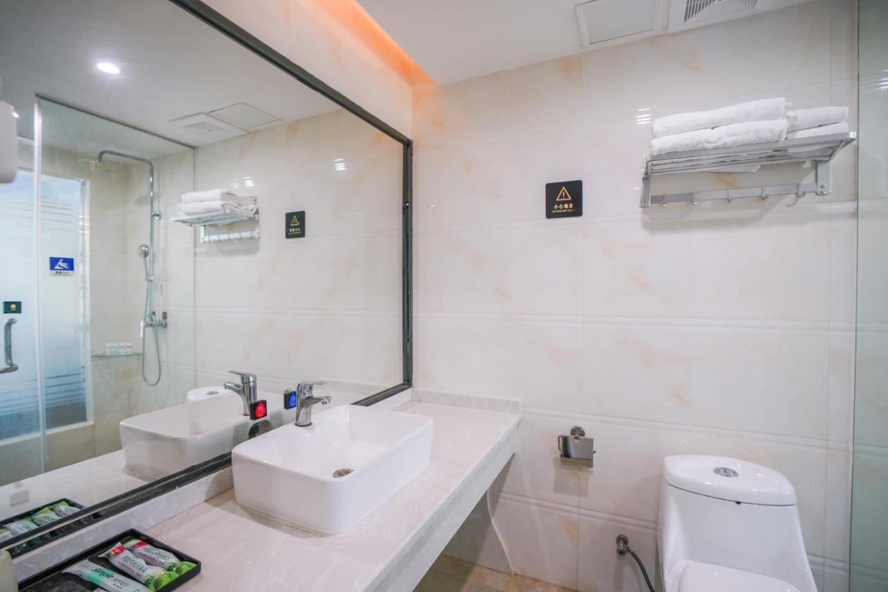 Felice Hotel-Guangzhou Baiyun International Airport Renhe Metro Station Branch Γκουανγκζού Εξωτερικό φωτογραφία