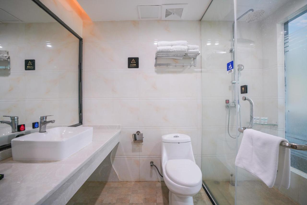 Felice Hotel-Guangzhou Baiyun International Airport Renhe Metro Station Branch Γκουανγκζού Εξωτερικό φωτογραφία