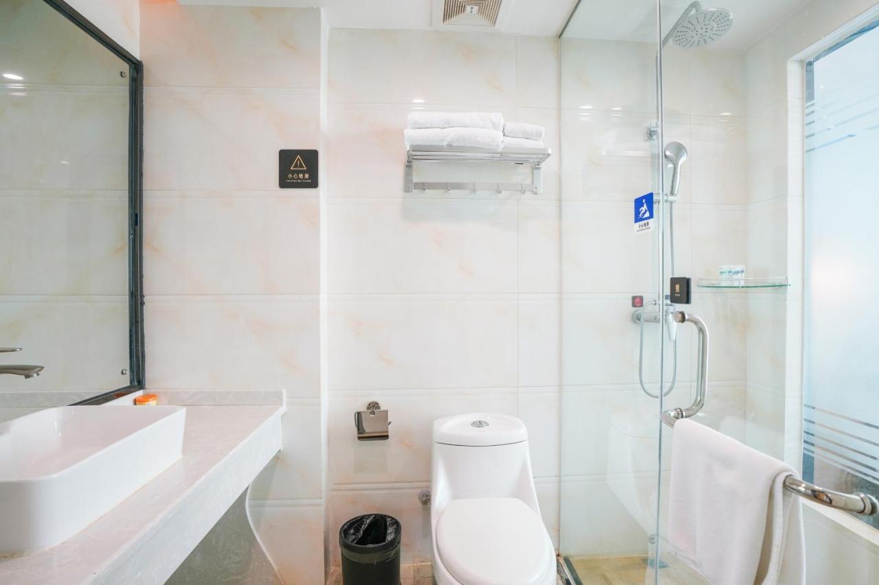 Felice Hotel-Guangzhou Baiyun International Airport Renhe Metro Station Branch Γκουανγκζού Εξωτερικό φωτογραφία